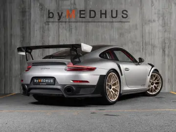 PORSCHE 911 GT2 RS Weissach pakke