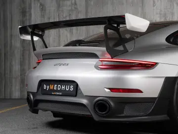 PORSCHE 911 GT2 RS Weissach pakke