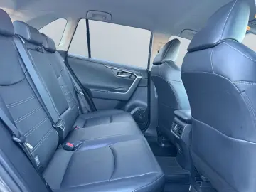TOYOTA RAV 4 2.5 4x2 Hybrid Lounge