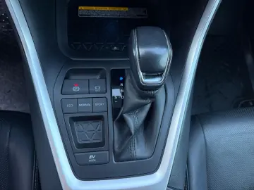 TOYOTA RAV 4 2.5 4x2 Hybrid Lounge