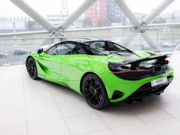 MCLAREN 750S Spider 4.0 V8   Mantis Green   Carbon Bonne