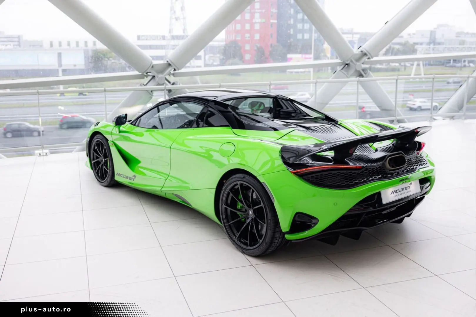 MCLAREN 750S Spider 4.0 V8   Mantis Green   Carbon Bonne