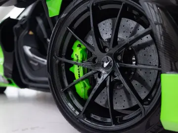 MCLAREN 750S Spider 4.0 V8   Mantis Green   Carbon Bonne