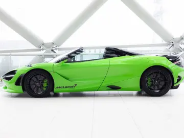 MCLAREN 750S Spider 4.0 V8   Mantis Green   Carbon Bonne