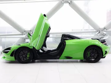 MCLAREN 750S Spider 4.0 V8   Mantis Green   Carbon Bonne