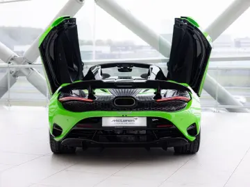 MCLAREN 750S Spider 4.0 V8   Mantis Green   Carbon Bonne
