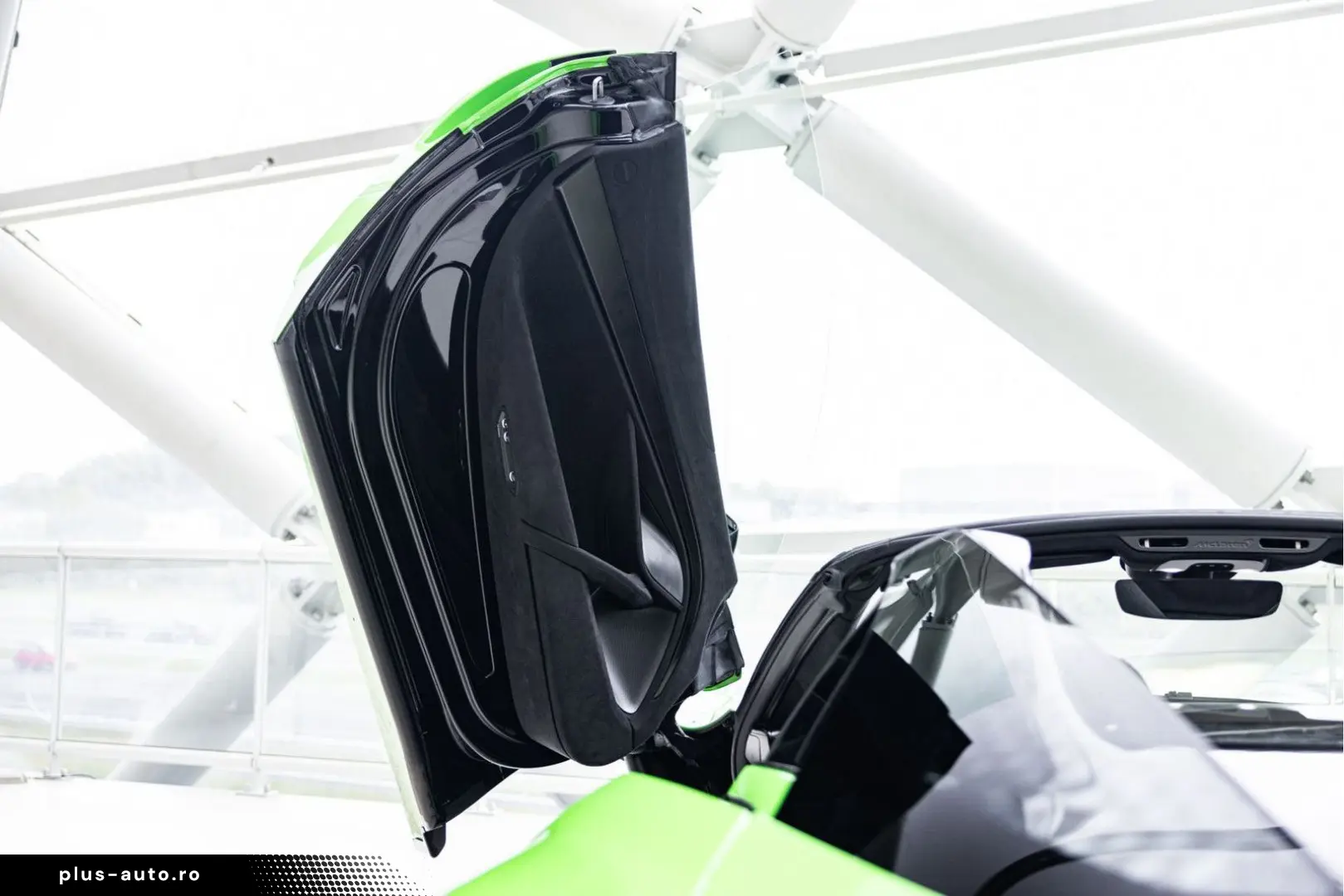 MCLAREN 750S Spider 4.0 V8   Mantis Green   Carbon Bonne