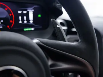 MCLAREN 750S Spider 4.0 V8   Mantis Green   Carbon Bonne