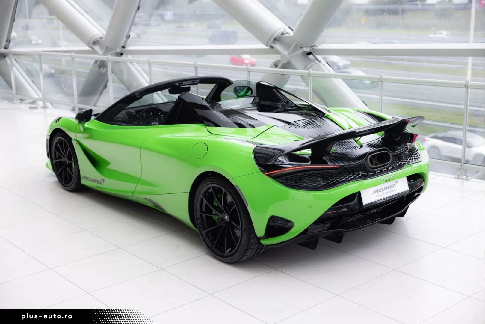 MCLAREN 750S Spider 4.0 V8   Mantis Green   Carbon Bonne