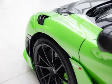 MCLAREN 750S Spider 4.0 V8   Mantis Green   Carbon Bonne