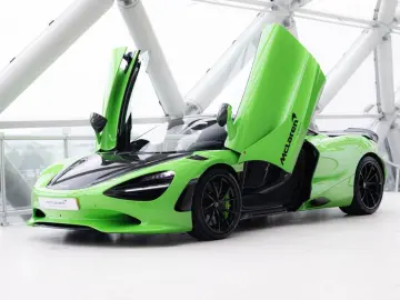 MCLAREN 750S Spider 4.0 V8   Mantis Green   Carbon Bonne