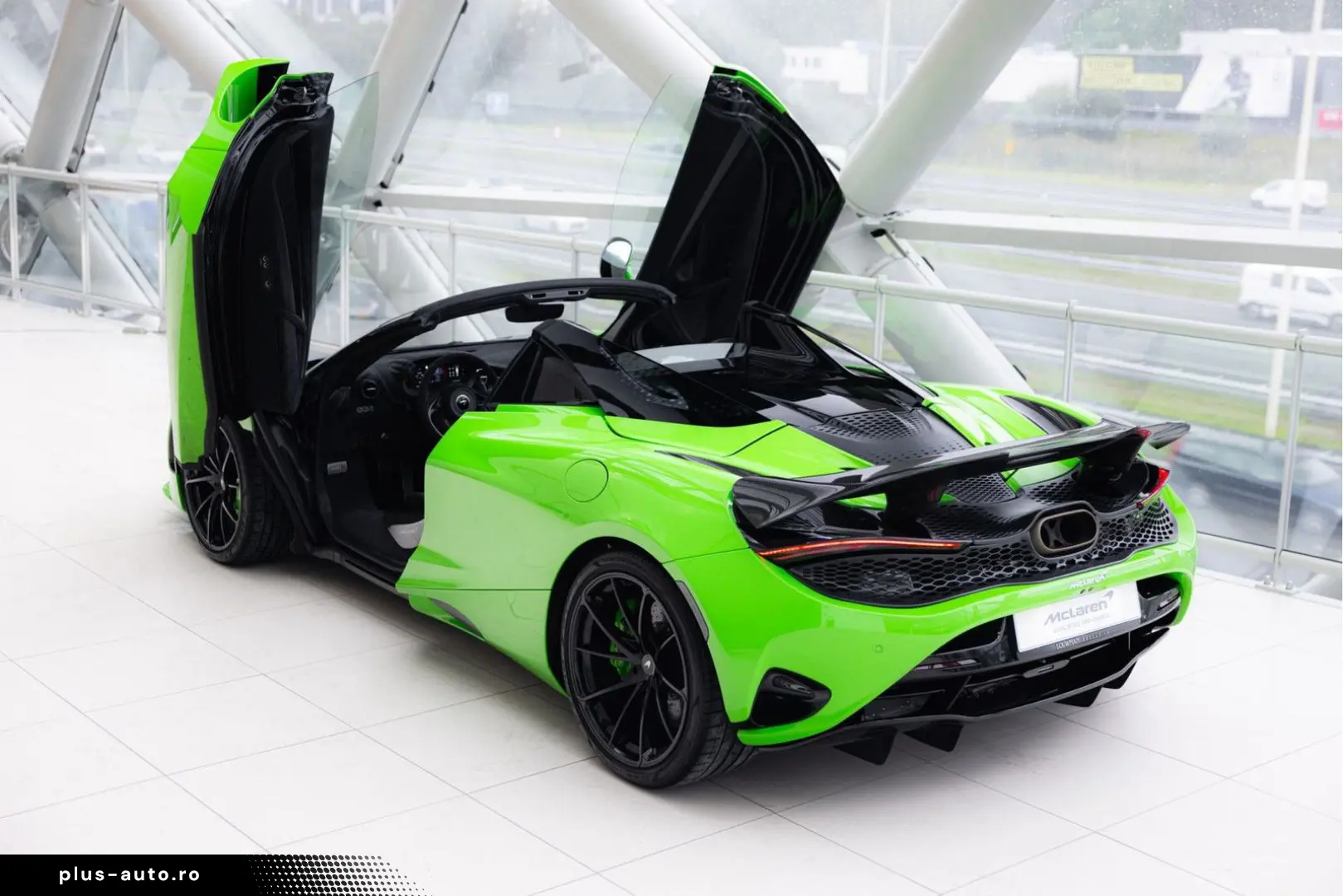 MCLAREN 750S Spider 4.0 V8   Mantis Green   Carbon Bonne