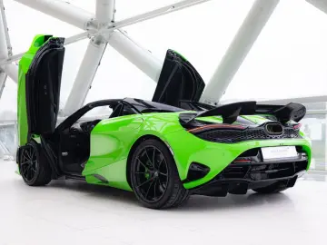 MCLAREN 750S Spider 4.0 V8   Mantis Green   Carbon Bonne