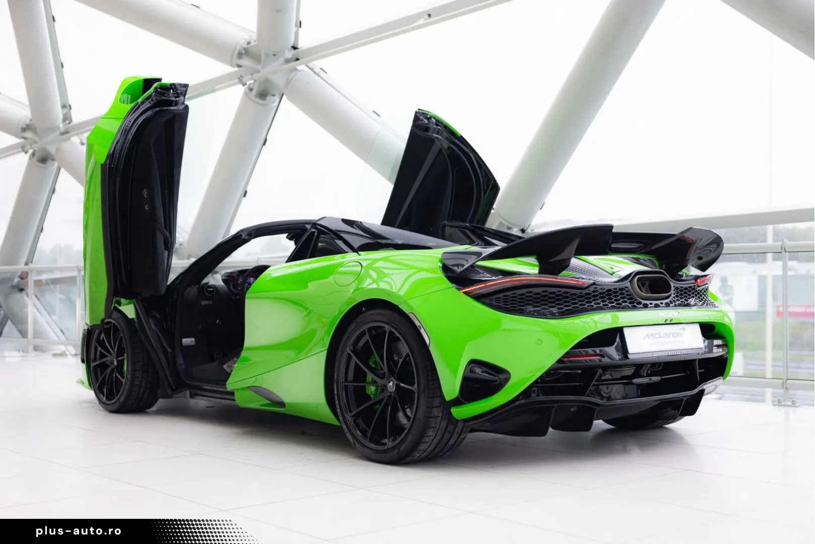 MCLAREN 750S Spider 4.0 V8   Mantis Green   Carbon Bonne