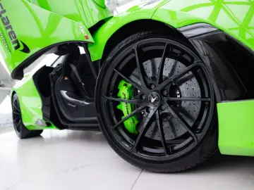 MCLAREN 750S Spider 4.0 V8   Mantis Green   Carbon Bonne