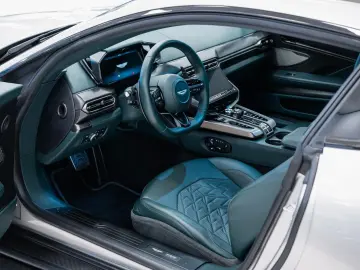 ASTON MARTIN Vanquish Coupe   25MY   Full Factory Options