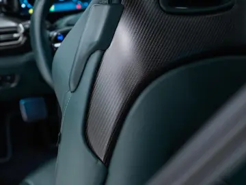 ASTON MARTIN Vanquish Coupe   25MY   Full Factory Options