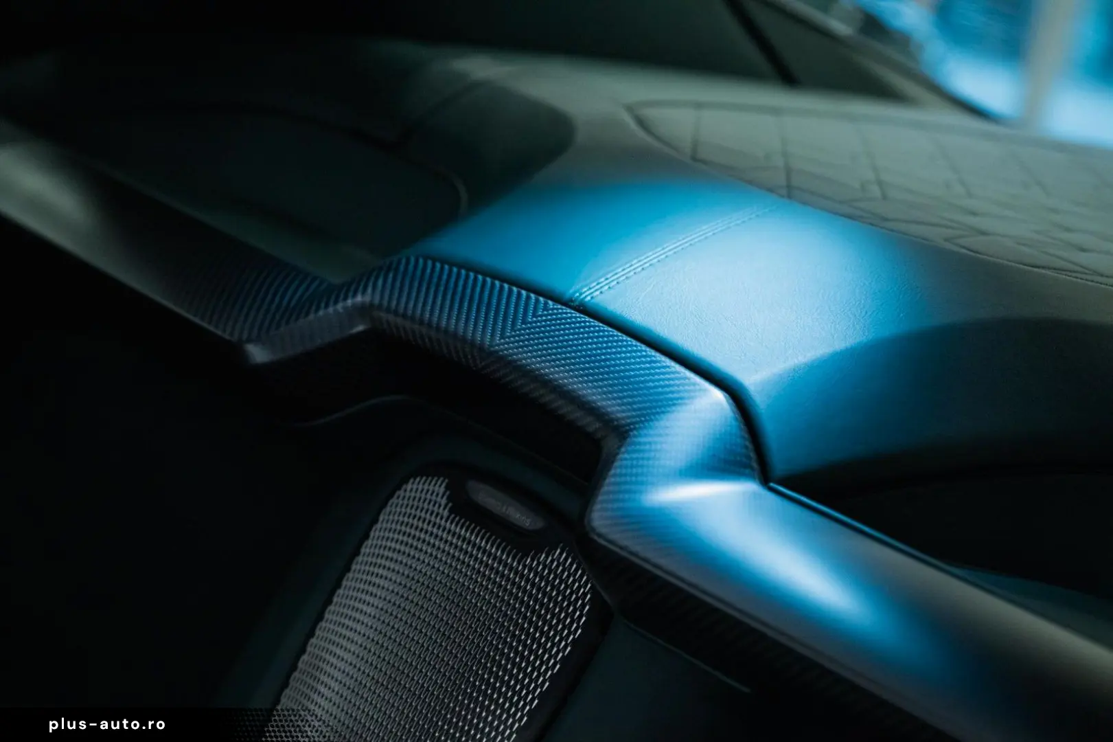 ASTON MARTIN Vanquish Coupe   25MY   Full Factory Options