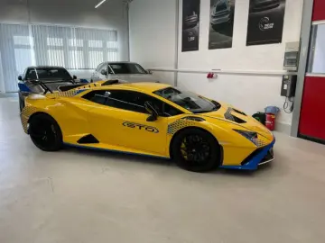 LAMBORGHINI Huracan STO 1of 1  Lift  Carbon  5 Yrs. Warranty