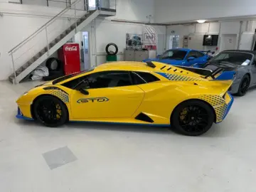 LAMBORGHINI Huracan STO 1of 1  Lift  Carbon  5 Yrs. Warranty