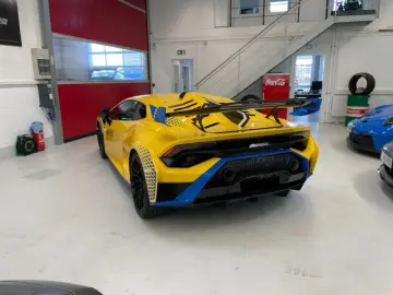 LAMBORGHINI Huracan STO 1of 1  Lift  Carbon  5 Yrs. Warranty