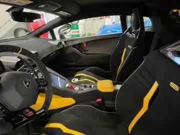 LAMBORGHINI Huracan STO 1of 1  Lift  Carbon  5 Yrs. Warranty