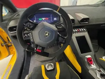 LAMBORGHINI Huracan STO 1of 1  Lift  Carbon  5 Yrs. Warranty