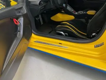 LAMBORGHINI Huracan STO 1of 1  Lift  Carbon  5 Yrs. Warranty