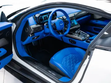 ASTON MARTIN Vanquish Coupe   25MY   Full Factory Options