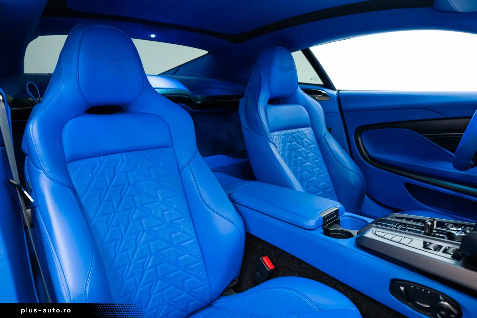 ASTON MARTIN Vanquish Coupe   25MY   Full Factory Options
