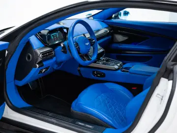 ASTON MARTIN Vanquish Coupe   25MY   Full Factory Options