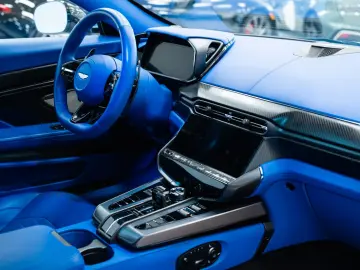 ASTON MARTIN Vanquish Coupe   25MY   Full Factory Options