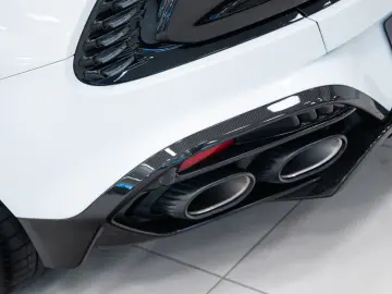 ASTON MARTIN Vanquish Coupe   25MY   Full Factory Options