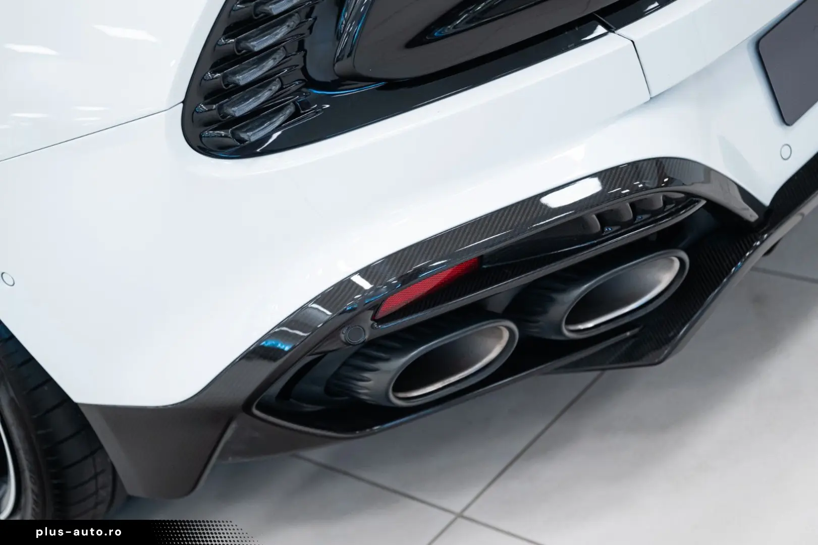 ASTON MARTIN Vanquish Coupe   25MY   Full Factory Options