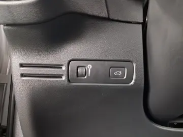 VOLVO XC 40 MOMENTUM PRO T2 163CP 2021