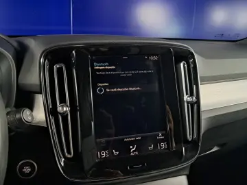 VOLVO XC 40 MOMENTUM PRO T2 163CP 2021