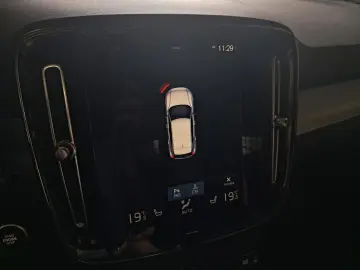 VOLVO XC 40 MOMENTUM PRO T2 163CP 2021