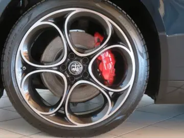 Alfa Romeo Giulia Competizione Q4 280CP