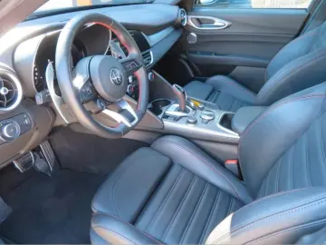 Alfa Romeo Giulia Competizione Q4 280CP
