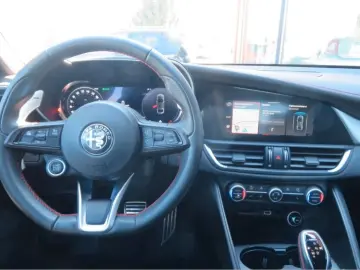 Alfa Romeo Giulia Competizione Q4 280CP