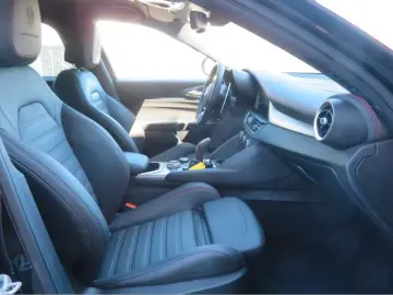 Alfa Romeo Giulia Competizione Q4 280CP