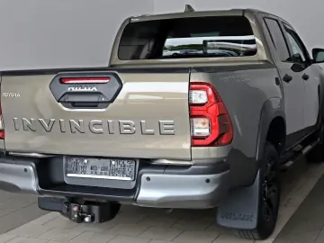 TOYOTA Hilux 2.8 D-4D Invincible Navi ACC   AHK
