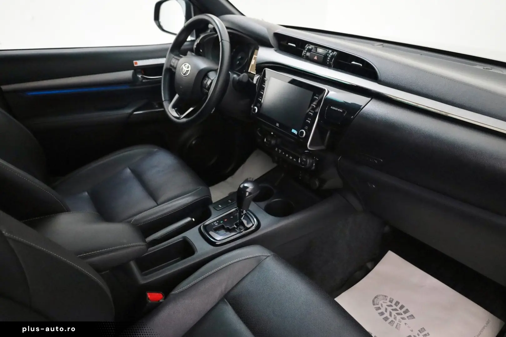 TOYOTA Hilux 2.8 D-4D Invincible Navi ACC   AHK