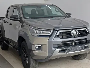 TOYOTA Hilux 2.8 D-4D Invincible Navi ACC   AHK