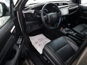 TOYOTA Hilux 2.8 D-4D Invincible Navi ACC   AHK