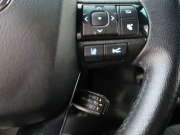 TOYOTA Hilux 2.8 D-4D Invincible Navi ACC   AHK
