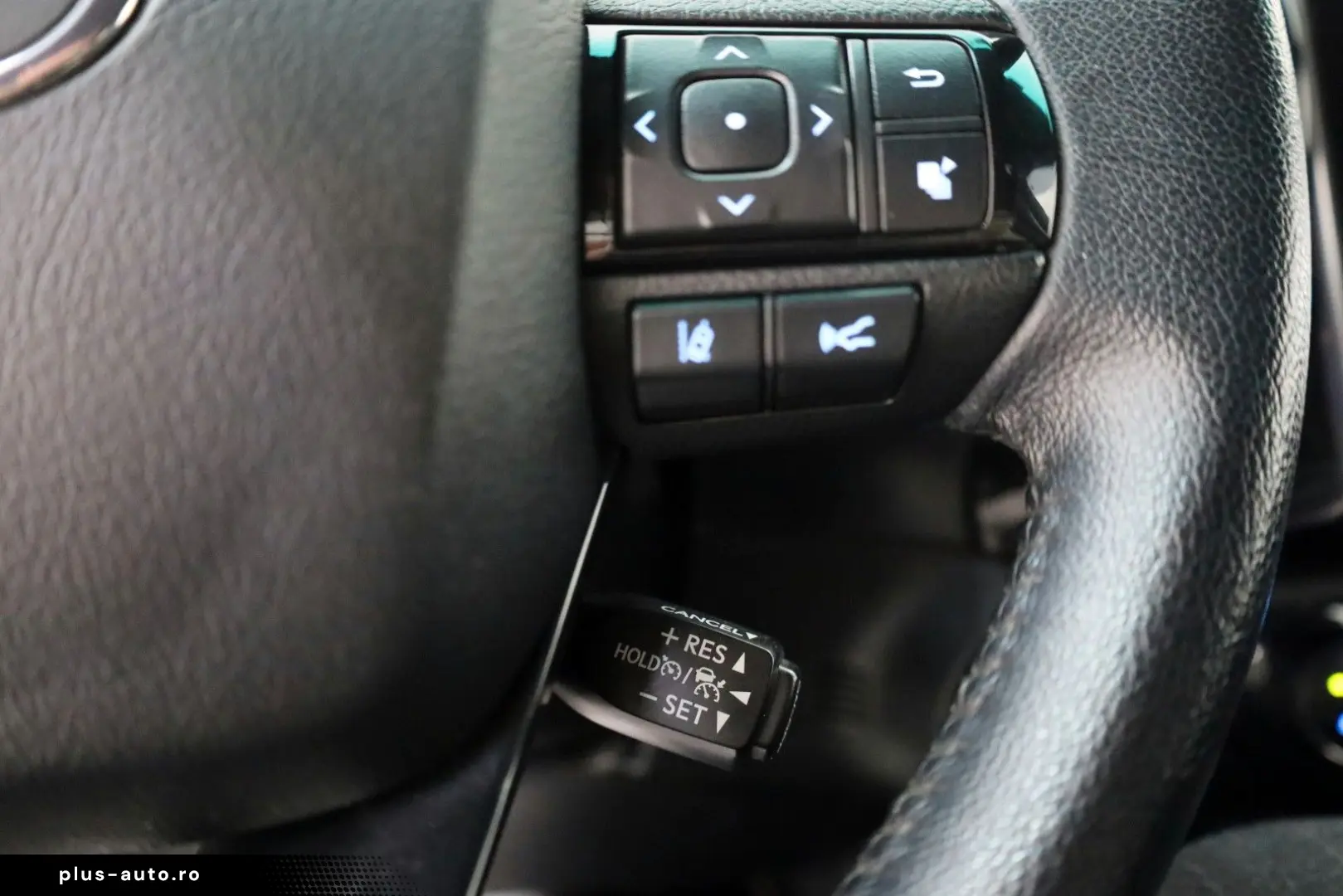 TOYOTA Hilux 2.8 D-4D Invincible Navi ACC   AHK