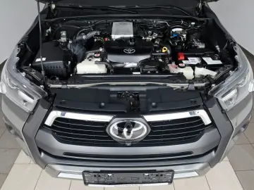 TOYOTA Hilux 2.8 D-4D Invincible Navi ACC   AHK
