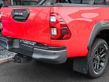 TOYOTA Hilux 2.8 D Aut. 4x4 Double Cab  Invincible  AHK