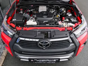 TOYOTA Hilux 2.8 D Aut. 4x4 Double Cab  Invincible  AHK